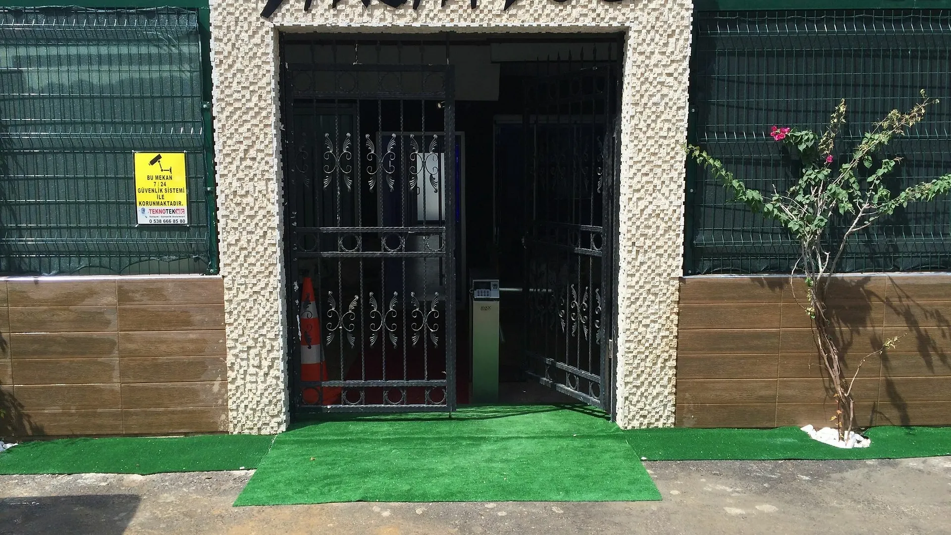 Hotel Yakamoz Pansiyon Antalya